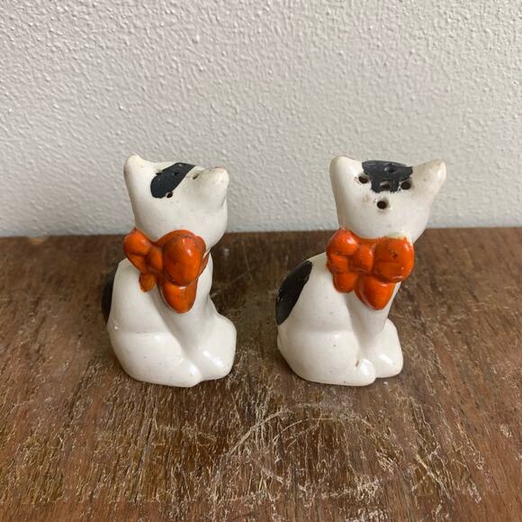 Vintage porcelain hand painted Cats Salt &‎ Pepper Magpie Bug Eyed Kittens Japan - Picture 4 of 6